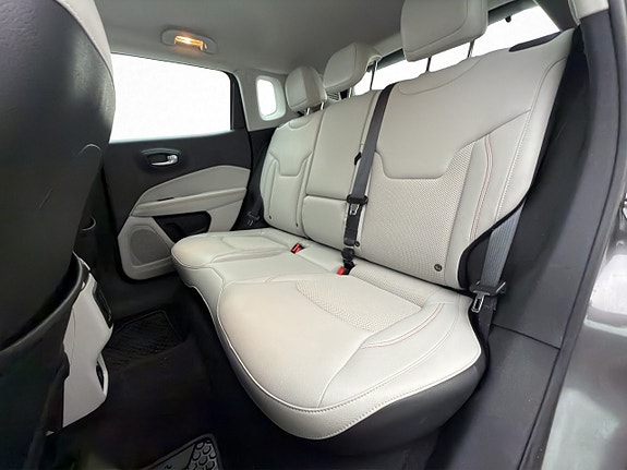 Jeep Compass 20 of 28