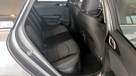 Kia Ceed 5 of 9