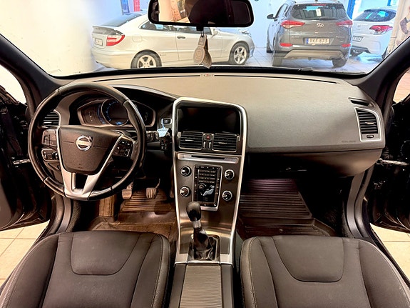 Volvo XC60 9 of 13