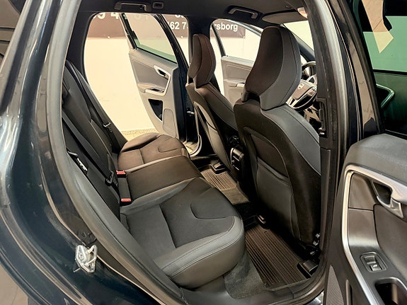 Volvo XC60 13 of 13