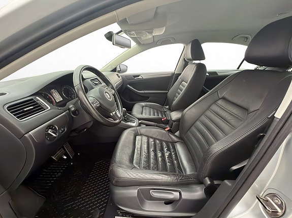Volkswagen Jetta 11 of 28