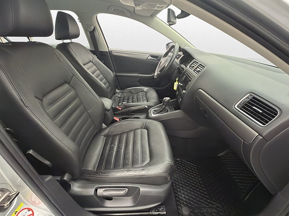 Volkswagen Jetta 21 of 28