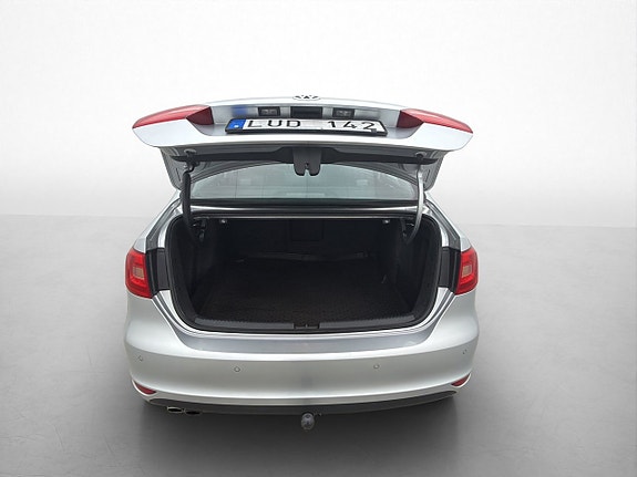 Volkswagen Jetta 24 of 28