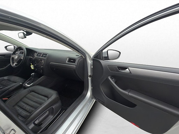 Volkswagen Jetta 22 of 28
