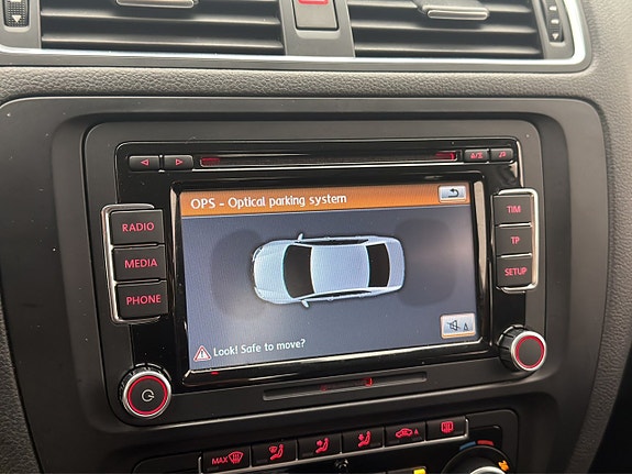 Volkswagen Jetta 16 of 28
