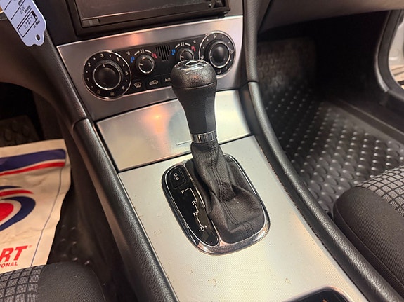 Mercedes-Benz C180 10 of 12