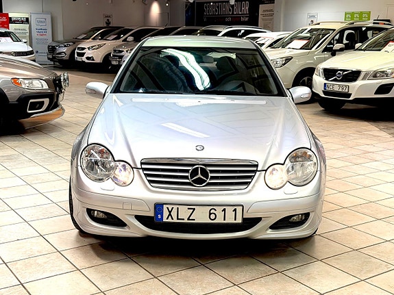 Mercedes-Benz C180 7 of 12