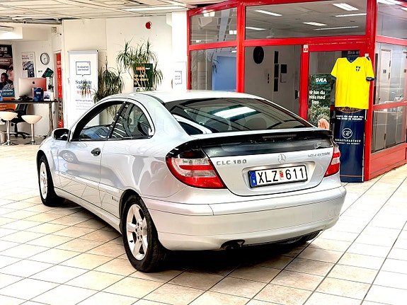 Mercedes-Benz C180 5 of 12