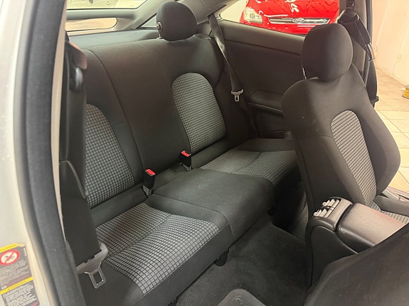Mercedes-Benz C180 12 of 12
