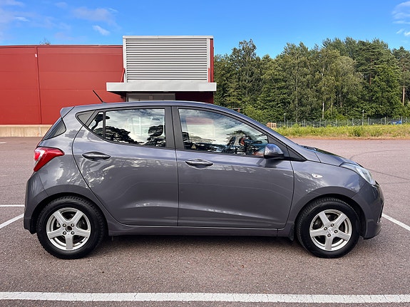 Hyundai i10 3 of 14