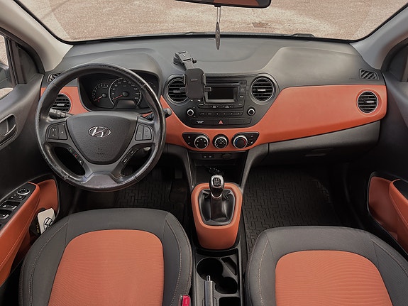 Hyundai i10 7 of 14