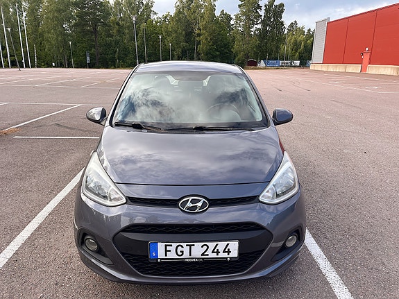 Hyundai i10 5 of 14