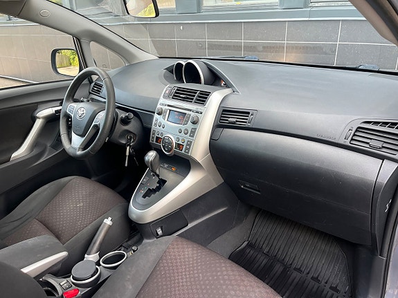 Toyota Verso 10 of 24