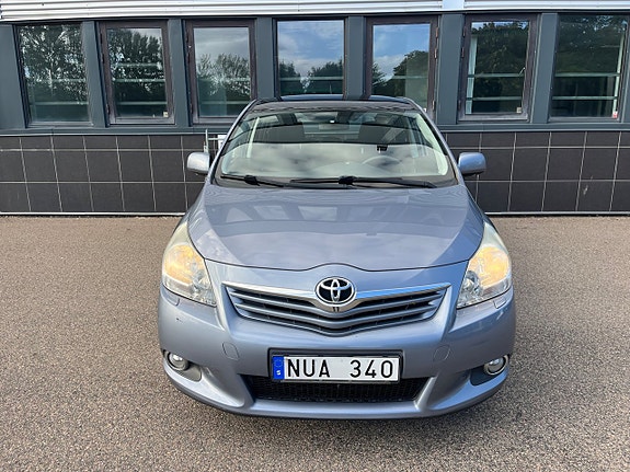 Toyota Verso 2 of 24