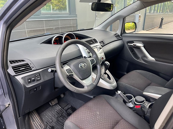 Toyota Verso 12 of 24
