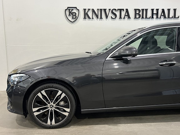 Mercedes-Benz C300 28 of 29