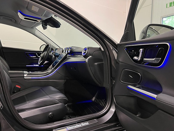 Mercedes-Benz C300 25 of 29
