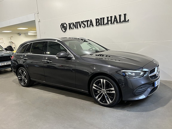 Mercedes-Benz C300 3 of 29