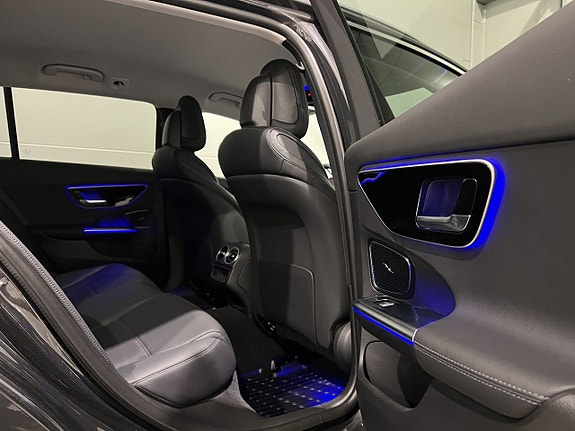Mercedes-Benz C300 11 of 29
