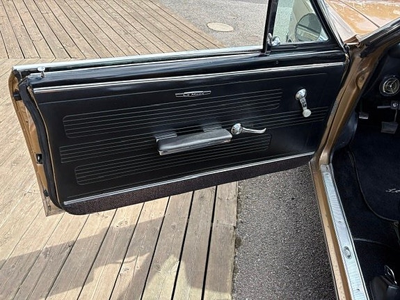 Pontiac LeMans 10 of 14