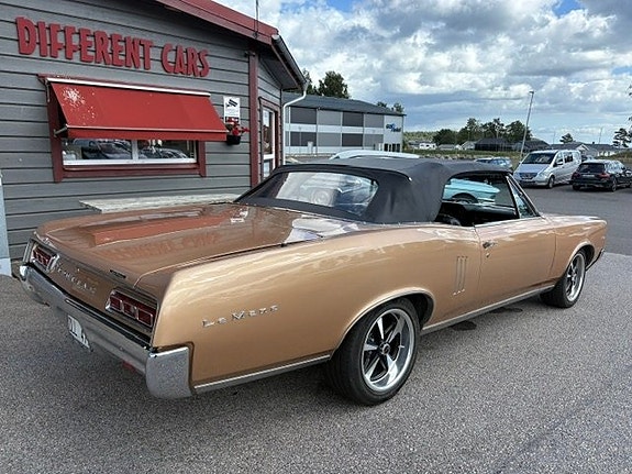 Pontiac LeMans 5 of 14
