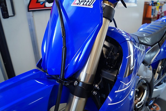 Yamaha YZF 450 "Rekluse" 3 of 9