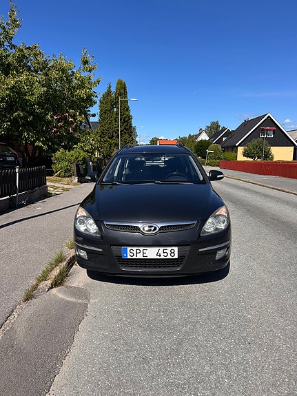 Hyundai i30 2 of 8