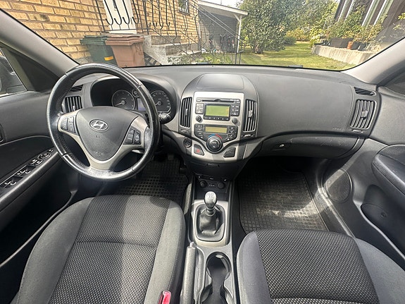 Hyundai i30 7 of 8