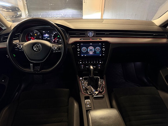 Volkswagen Passat 15 of 25