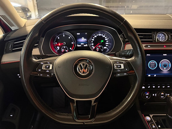Volkswagen Passat 25 of 25