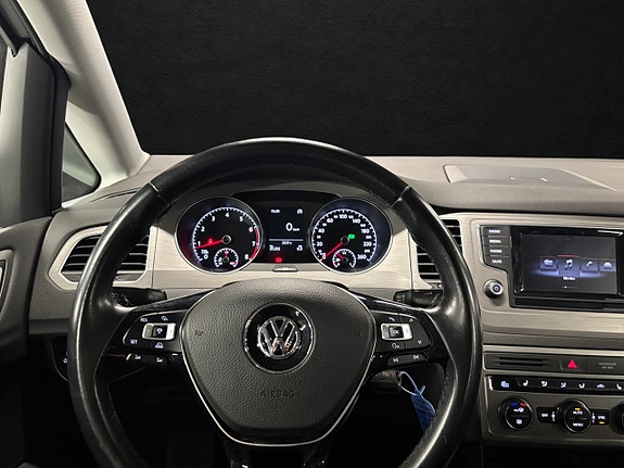 Volkswagen Golf Sportsvan 15 of 27
