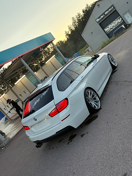 BMW 520d 5 of 7