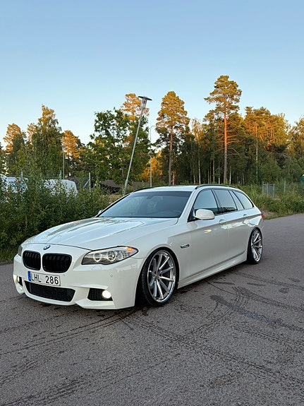 BMW 520d 2 of 7