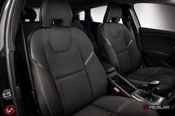 Volvo V40 Cross Country 15 of 24