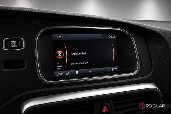 Volvo V40 Cross Country 20 of 24