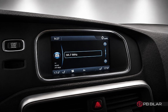 Volvo V40 Cross Country 21 of 24