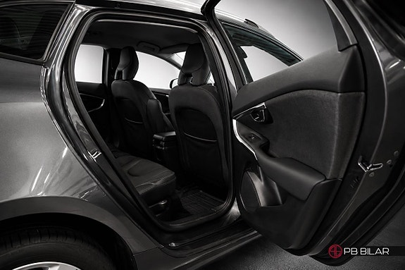 Volvo V40 Cross Country 16 of 24