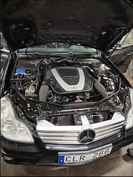Mercedes-Benz CLS350 4 of 4