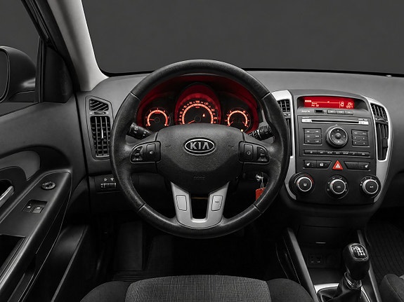 Kia Ceed 10 of 16
