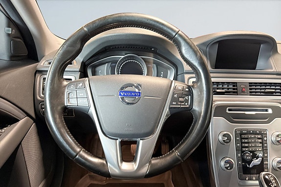 Volvo V70 12 of 17