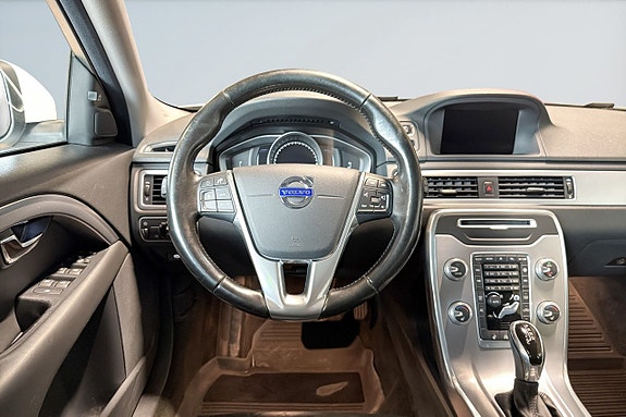 Volvo V70 11 of 17