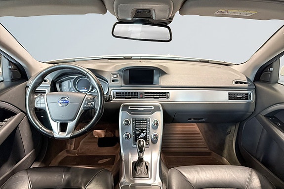 Volvo V70 13 of 17