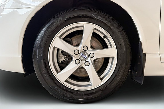 Volvo V70 7 of 17