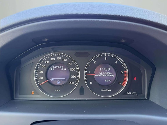 Volvo V70 11 of 21
