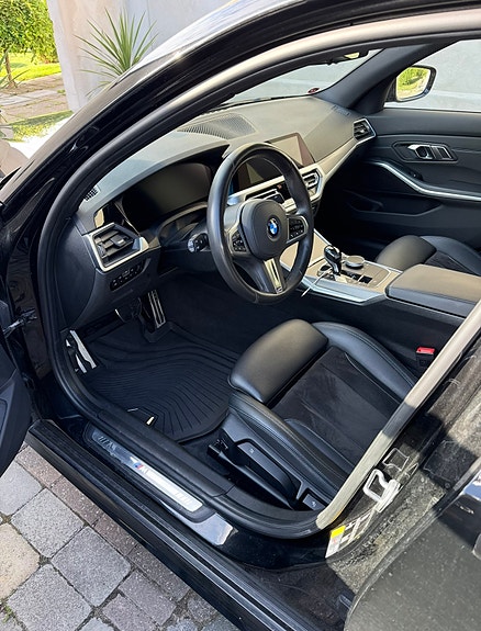 BMW 330e 10 of 15