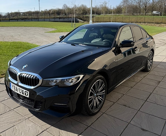 BMW 330e 2 of 15