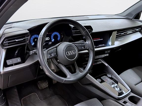 Audi A3 8 of 14