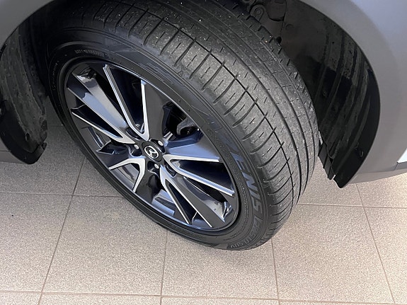 Mazda CX-3 2 of 23