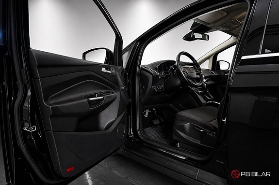 Ford C-Max 8 of 24