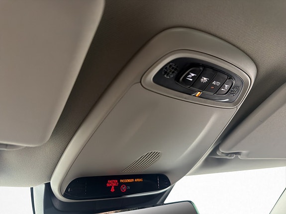 Volvo V40 25 of 25